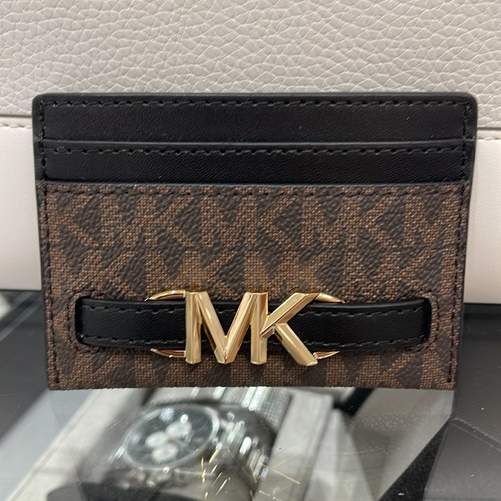 MICHAEL KORS
Reed Large Card Holder Case Wallet 
Brown /Black MK Signature 
NWT - Picture 15 of 16